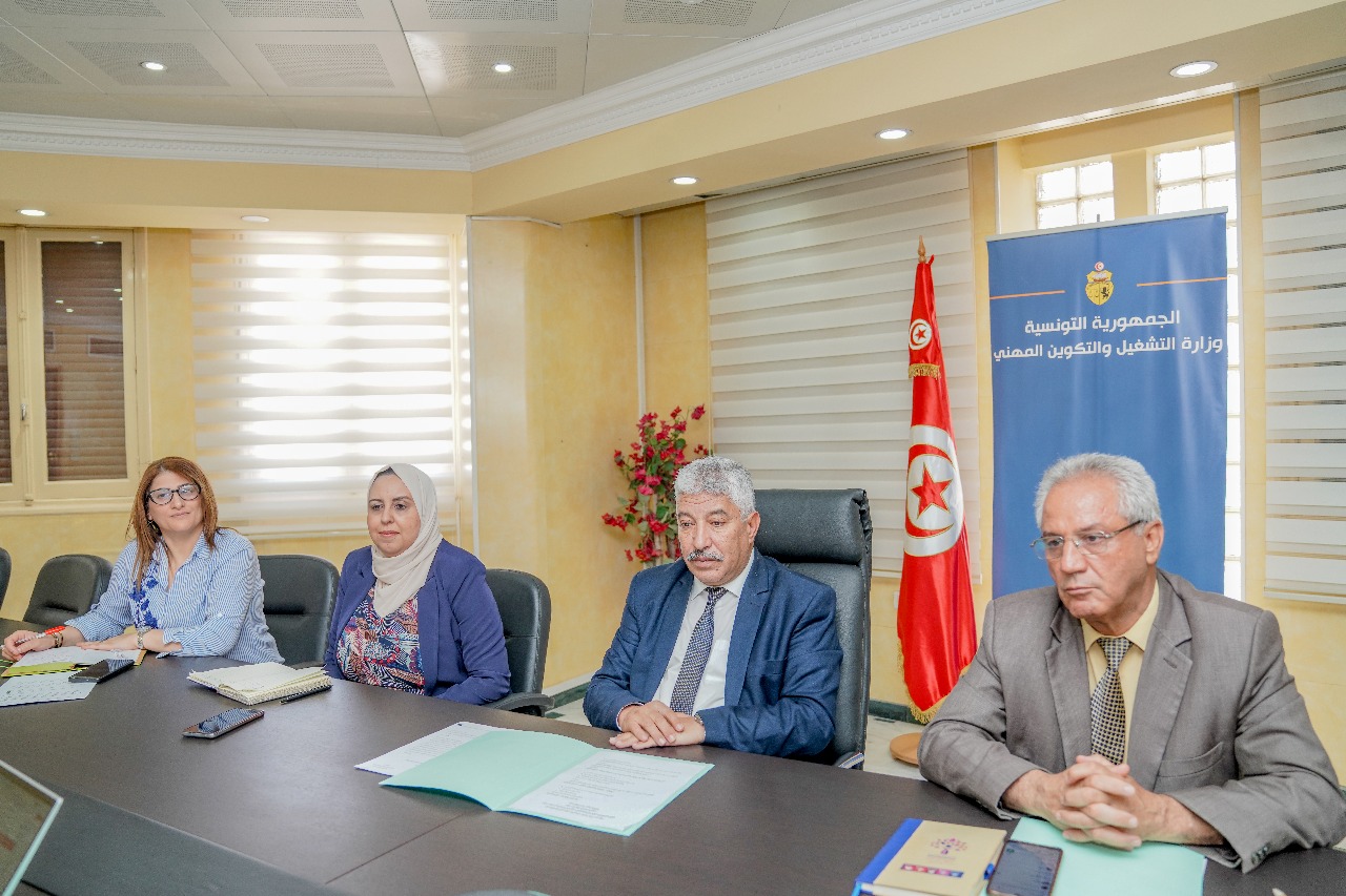  مخطط التنمية والاستعدادات للسنة التكوينية القادمة محور جلسة عمل بوزارة التشغيل