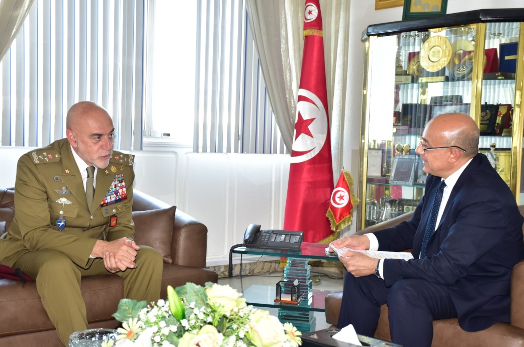 دعم التعاون الثنائي في المجال العسكري محور لقاء بين وزير الدفاع ورئيس أركان جيش البر الإيطالي