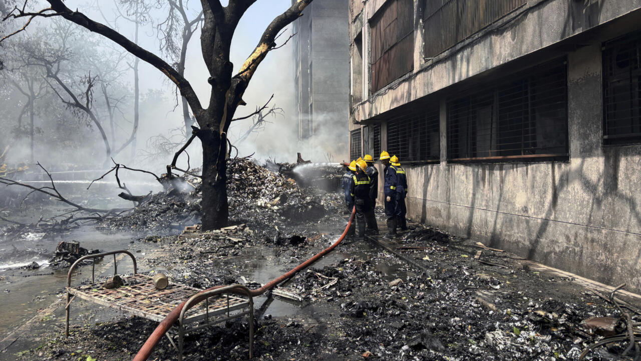 سقوط طائرة هندية: انتشال 204 جثث 