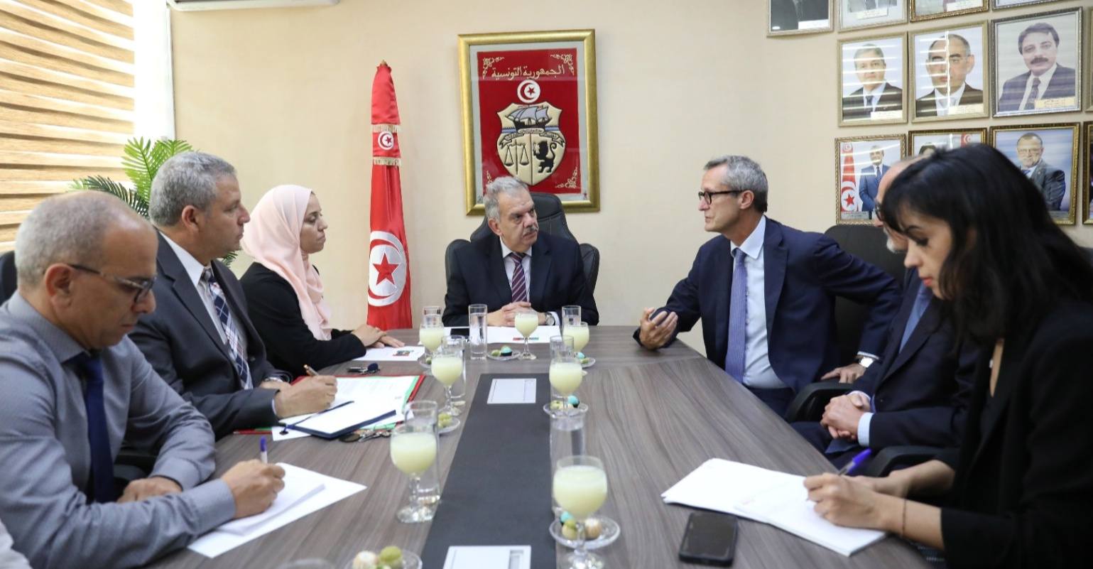 وزير الشباب والرياضة يستقبل مؤسس الجمعية الإيطالية "Filippide" لتعزيز التعاون في رياضة ذوي اضطراب طيف التوحّد