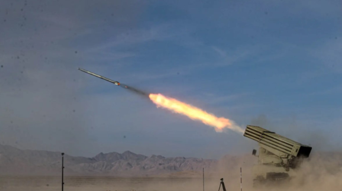 إيران تطلق دفعة جديدة من الصواريخ على الكيان