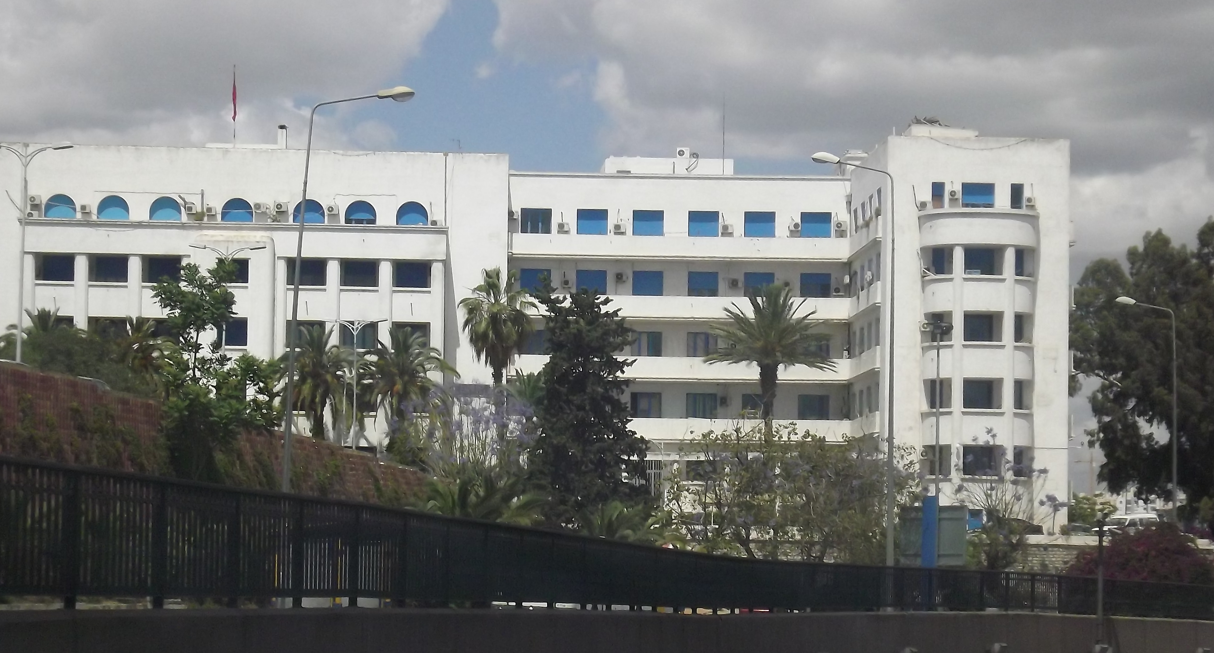 وزارة الصحة تستجيب لأغلب مطالب الأطباء الشبان وتدعو الأطباء المقيمين إلى اختيار مراكز العمل