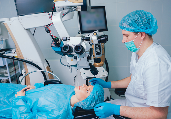 مجانا: عمليات جراحية اليوم لسحب الماء الأبيض من العيون