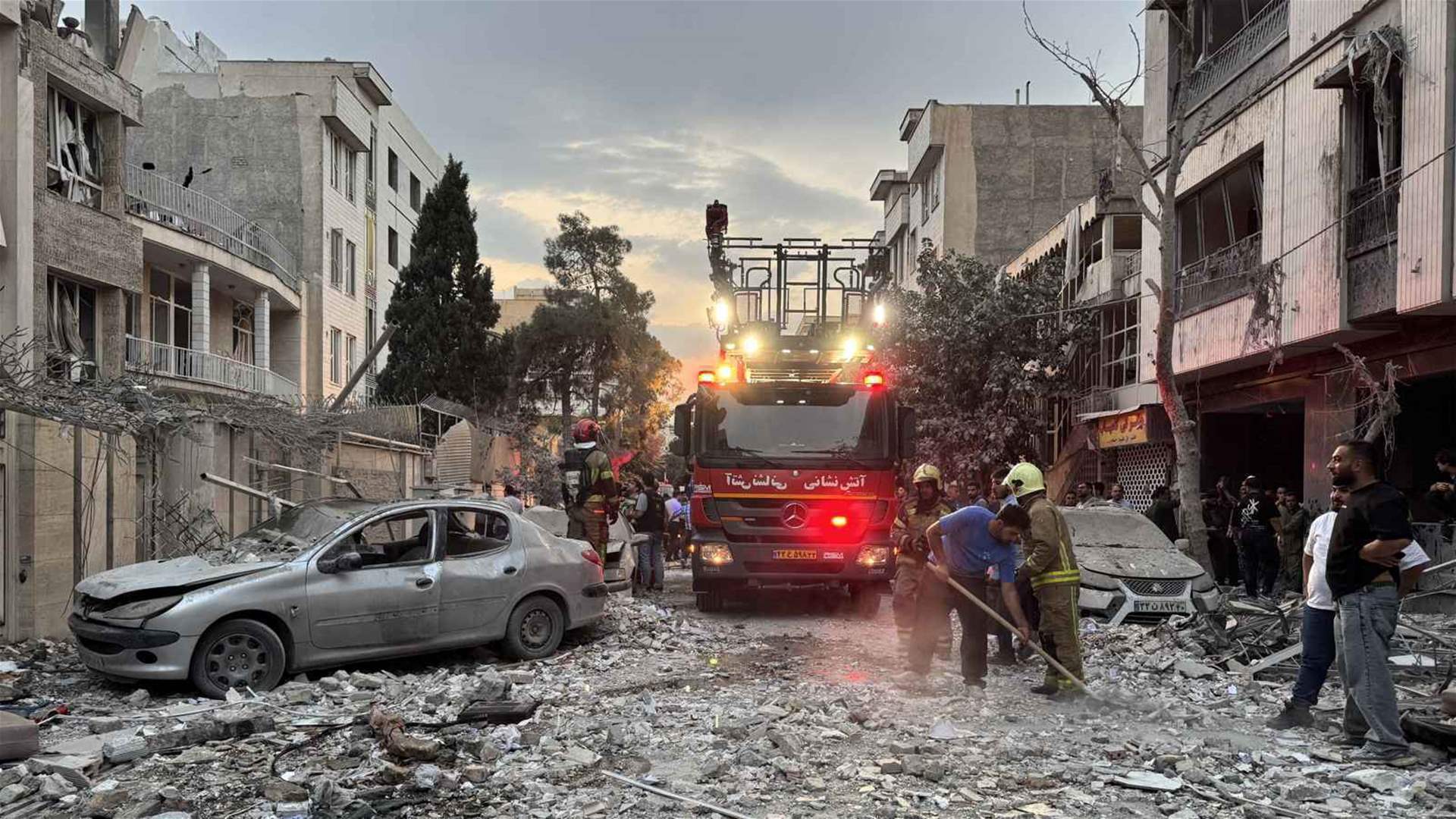 الاحتلال يعلن اغتيال قائدين بارزين في الحرس الثوري الإيراني