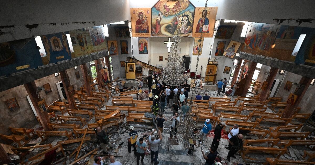 مقتل 22 شخصا على الأقل في تفجير انتحاري داخل كنيسة في دمشق