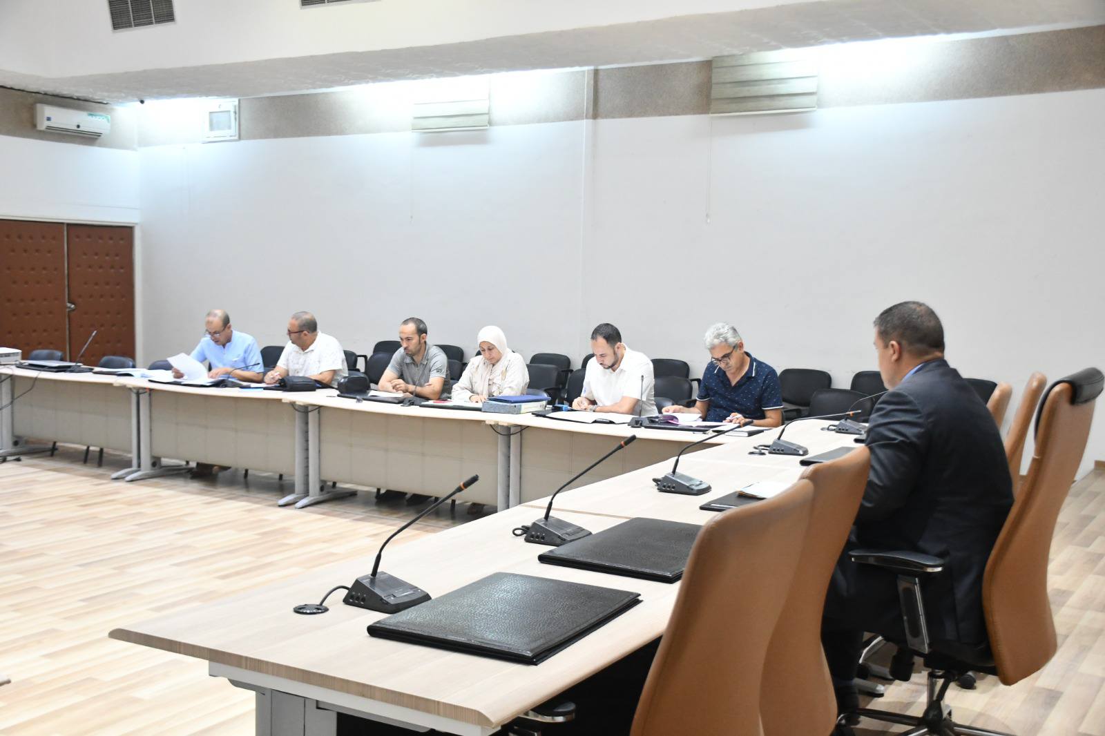 جلسة عمل حول متابعة توزيع المواد العلفية  المدعمة بالجهة . 