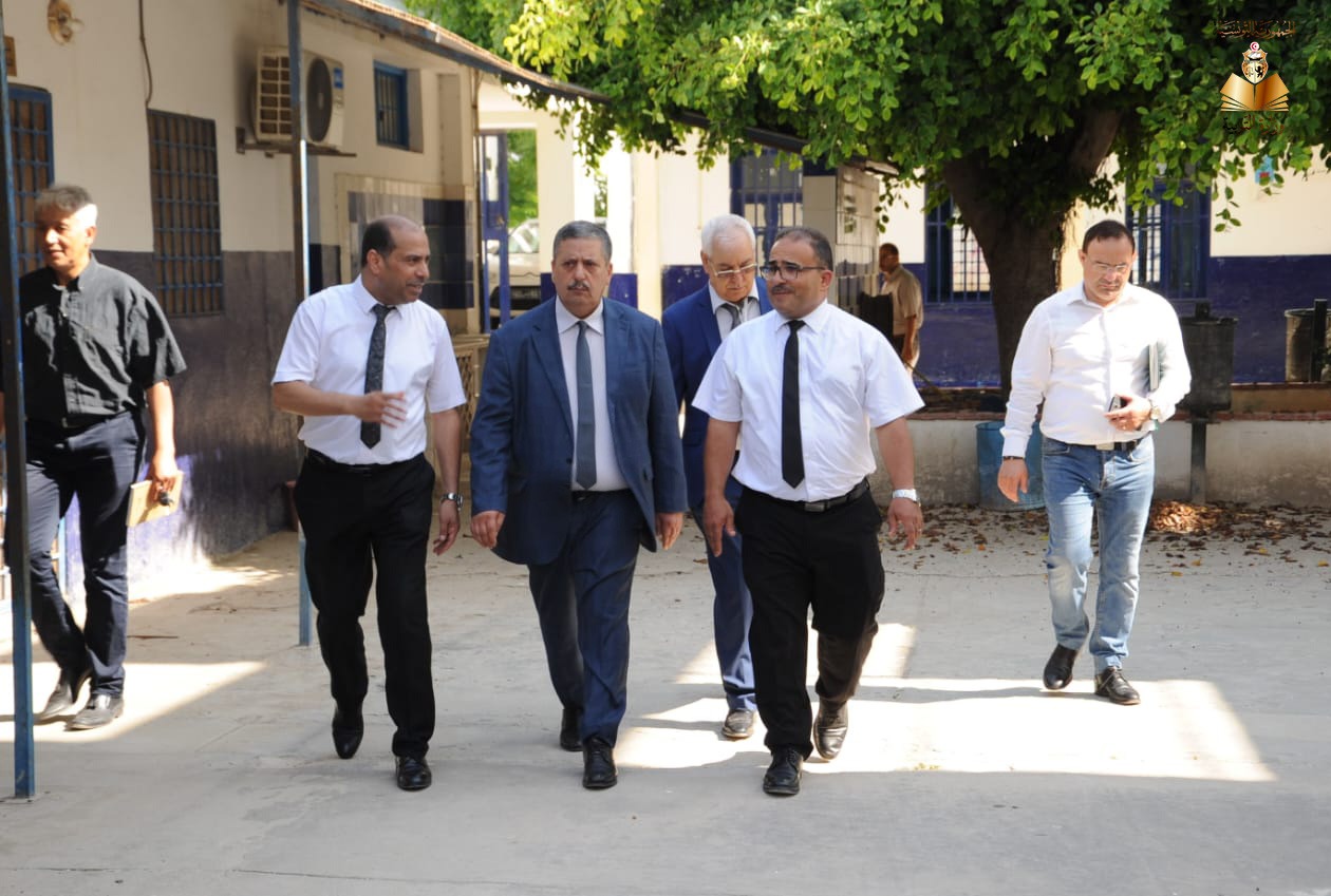 وزير التربية يزور مركز اصلاح امتحانات شهادة ختم التعليم الاساسي ويدعو ال ضمان مبدأ تكافؤ الفرص