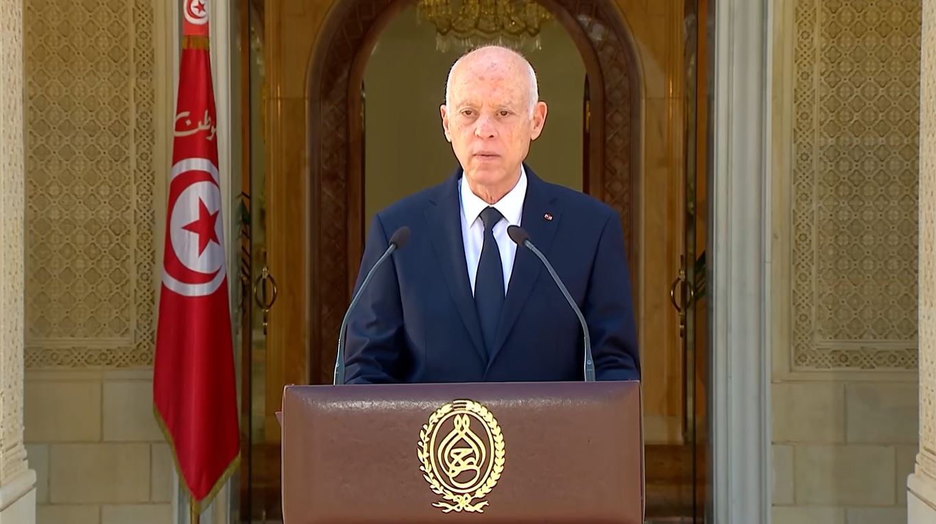 رئيس الجمهورية:  إعداد نصوص قانونية جديدة لتطوير قدرات القوات المسلحة العسكرية 