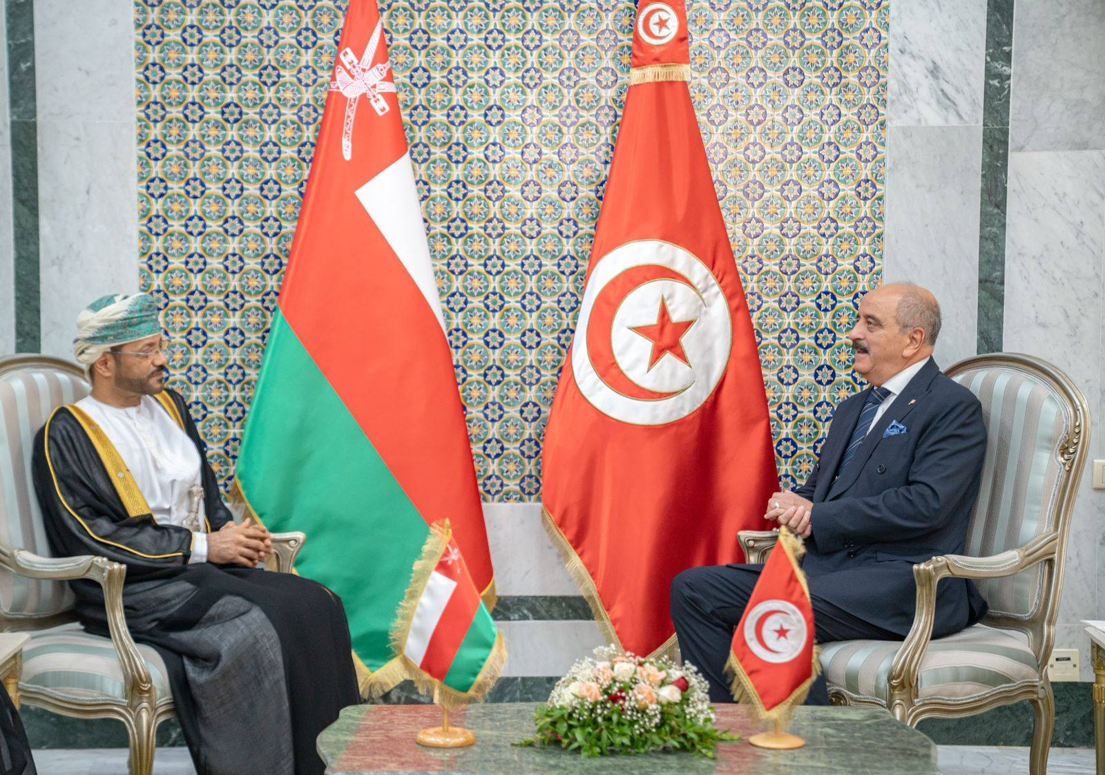 وزير الخارجية ونظيره العماني يؤكدان ضرورة متابعة تنفيذ توصيات الدورة الـ16 للجنة المشتركة التونسية العمانية