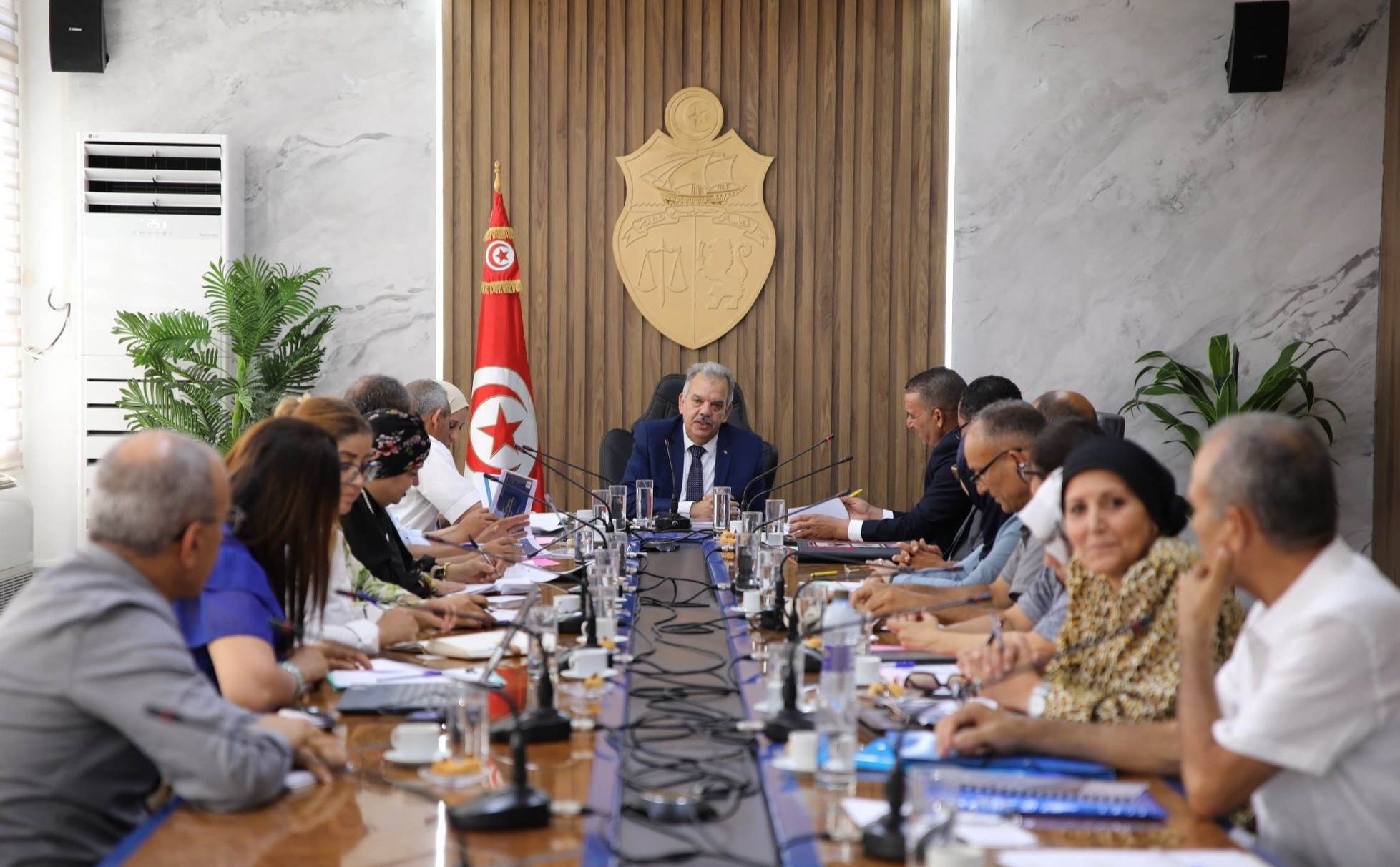 وزارة الشباب والرياضة: النظر في مشروع تهيئة المركب الرياضي مصطفى بن جنات