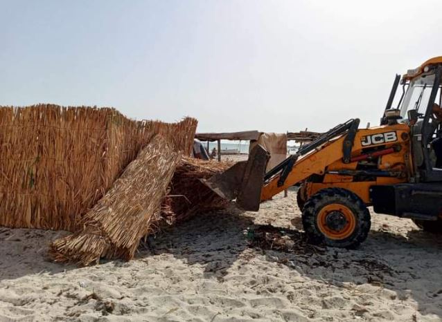 مدنين : بلدية جربة ميدون تنفذ حملات لازالة المنشات العشوائية والشوائب بالشواطئ العمومية وتواصل جهود النظافة والعناية بالمحيط