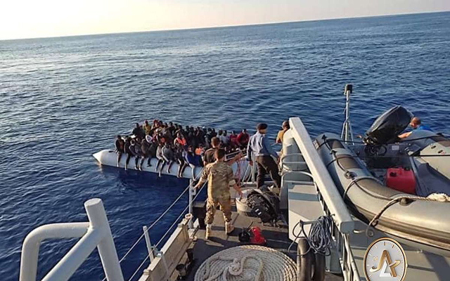إنقاذ 84 مهاجرا غير شرعي قبالة السواحل الليبية