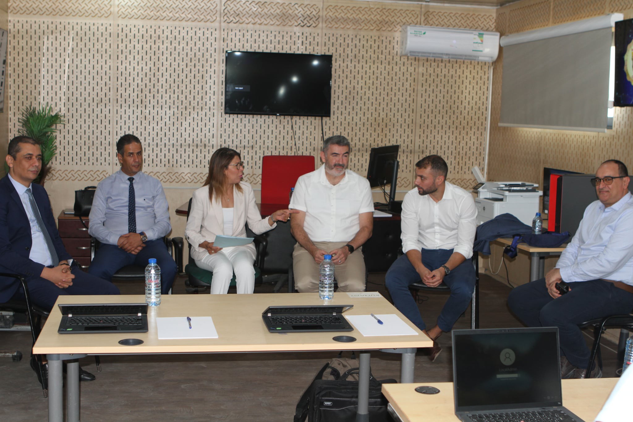 الديوانة التونسية تطلق دورة تكوينية حول مكافحة الجرائم السيبرنية والعملات الافتراضية لفائدة عدد من الضباط