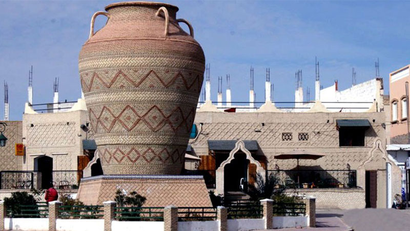كاتب الدولة للمياه يعاين بتوزر وضعي الموارد المائية وإشكاليات الفلاحين 