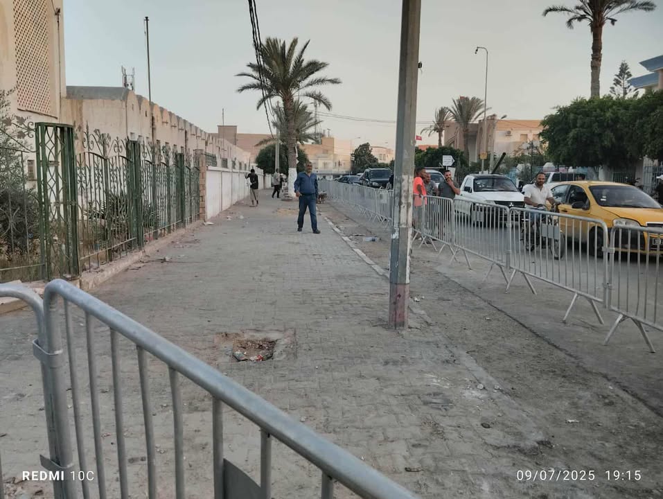  قابس: تحرير أرصفة الشارع الرئيسي لمدينة الحامة من الانتصاب الفوضوي 