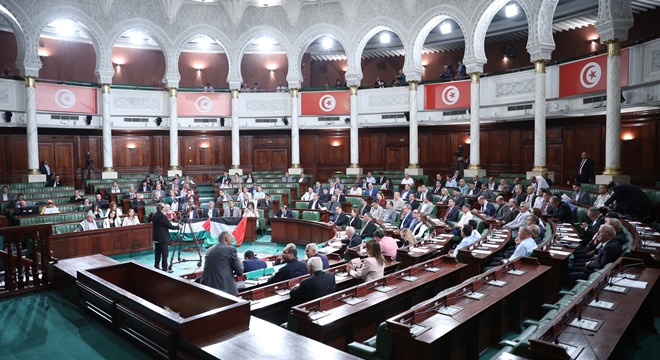 جلسة استماع في البرلمان حول مقترح القانون المتعلق بضبط النظام الأساسي العام لقطاع الصحة