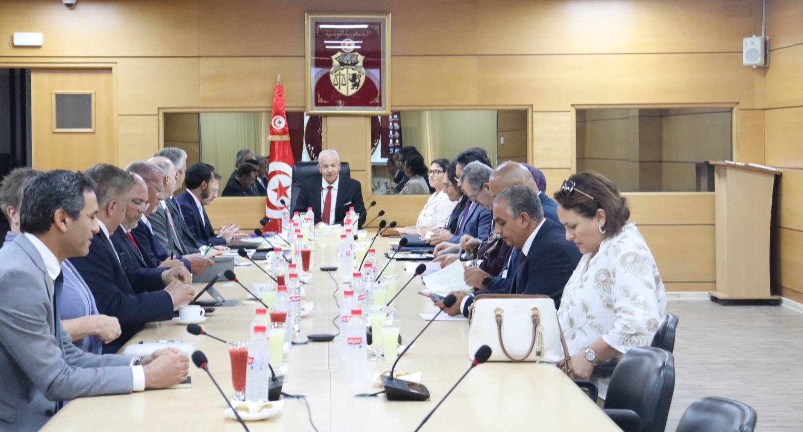 وزير التجارة  يستقبل رئيس غرفة التجارة الأمريكية العربية الوطنية رفقة رجال أعمال وممثّلي شركات أمريكية