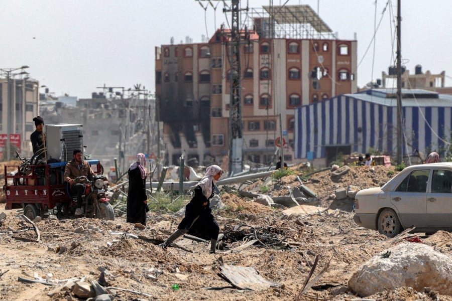 غزة: استشهاد 10 فلسطينيين في قصف الاحتلال لنقطة توزيع مياه