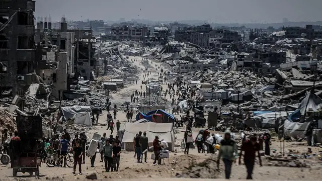 استشهاد 58 فلسطينيا في قطاع غزة