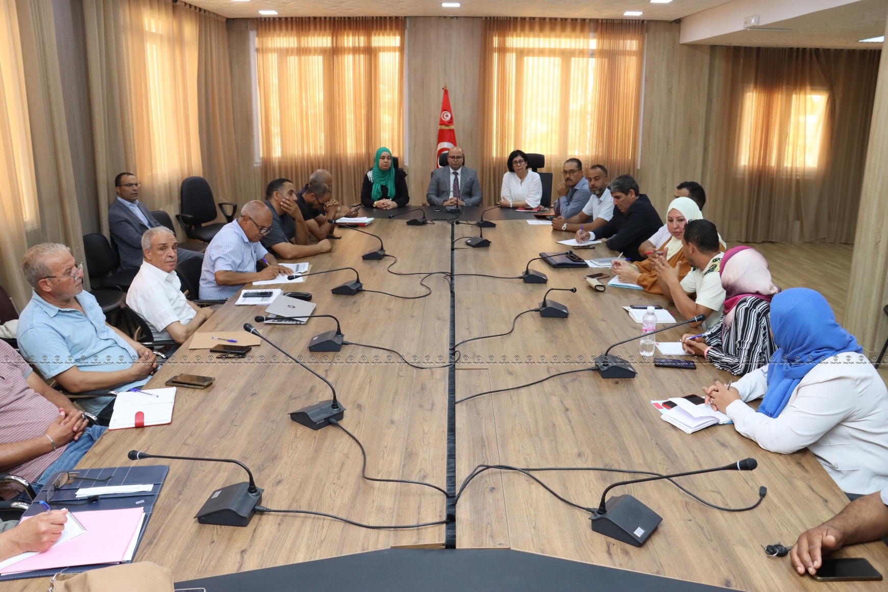 جلسة عمل لمتابعة وضعية التزود بالماء الصالح للشرب في زغوان
