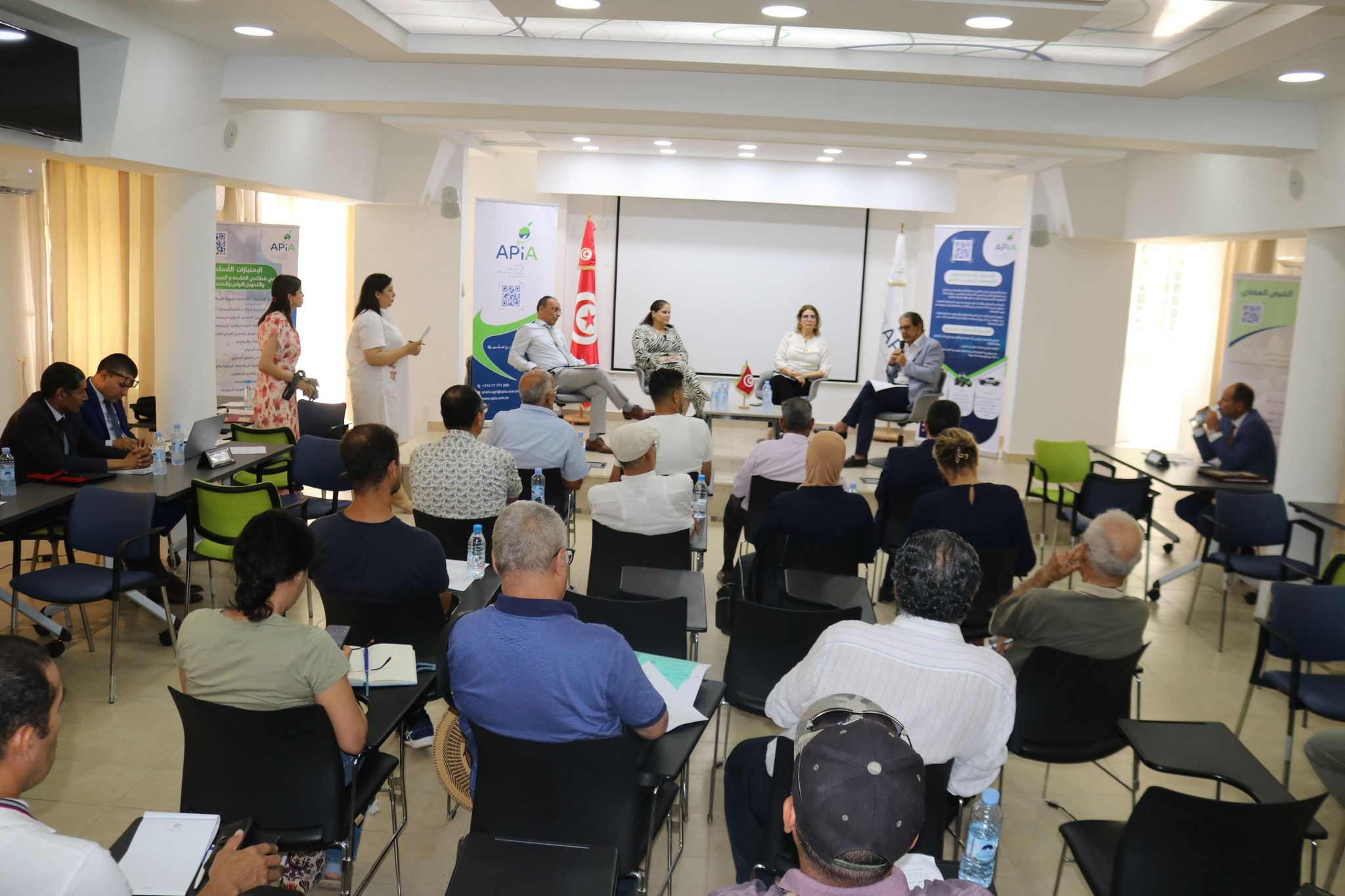  أسبوع الأبواب المفتوحة : وكالة النهوض بالاستثمارات الفلاحية تصغي للتونسيين المقيمين بالخارج المهتمين بالاستثمار في الفلاحة