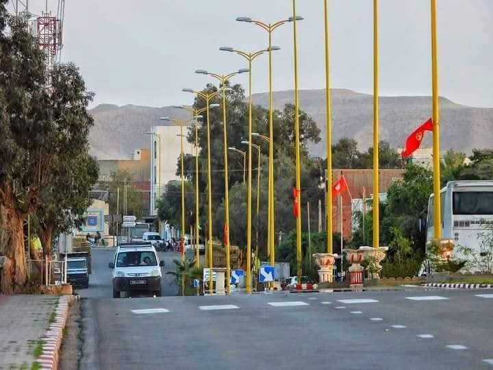 تطاوين : بلدية البئر الأحمر تُتوّج مع 4 بلديات أخرى بجائزة أنظف بلدية في الجمهورية بفضل نجاعة تدخلاتها وتميّز المسلخ النموذجي التابع لها