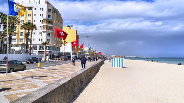 اليوم.. الحرارة تصل إلى 43 درجة وأمطار مرتقبة ببعض الجهات بعد الظهر