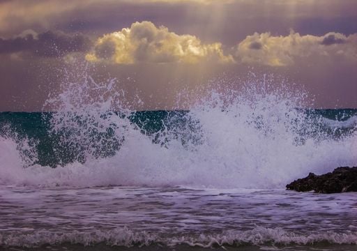 Météo : Vents forts, mer agitée et pics de chaleur attendus