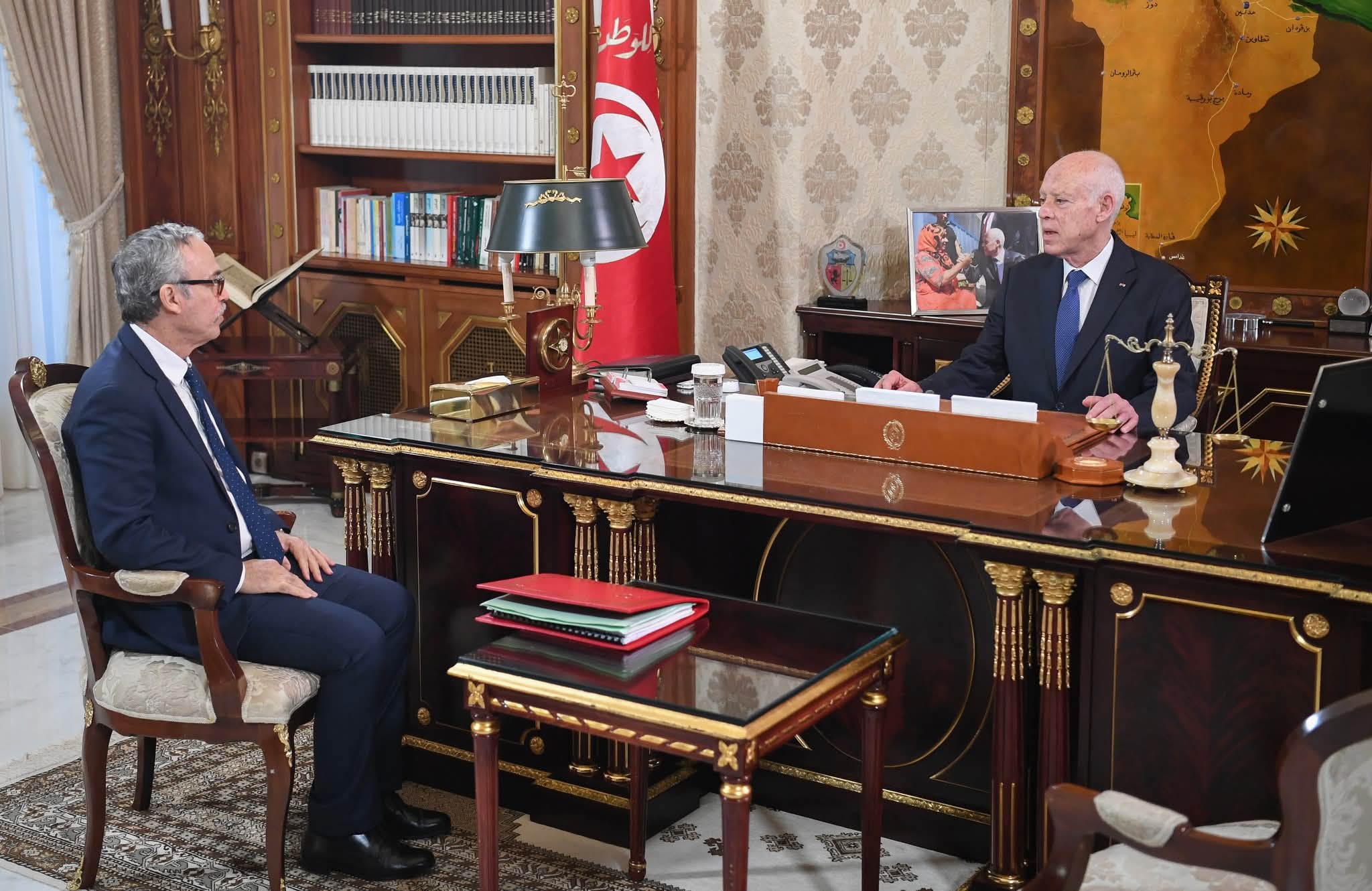 رئيس الجمهورية يسدي  تعليماته بالمراجعة الجذرية لدور الصناديق الاجتماعية بوجه الخصوص حتى تجد توازنها المطلوب