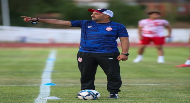 النادي الافريقي ينفي انهاء التعاقد مع المدرب محمد الساحلي
