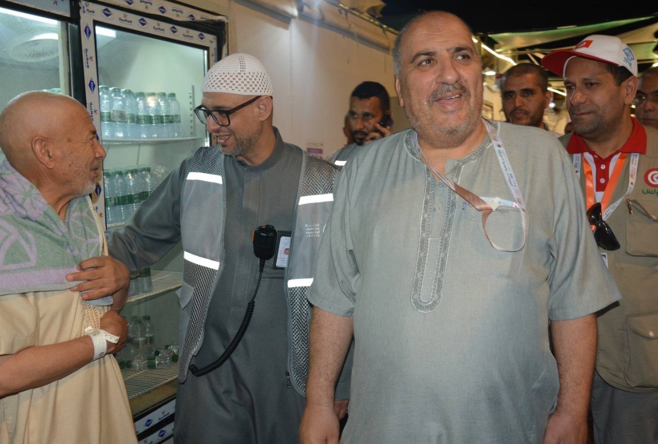 وزير الشؤون الدينية يشرف على اجتماع تقييمي لموسم الحج ويؤكد مواصلة تطوير الخدمات لفائدة الحجيج