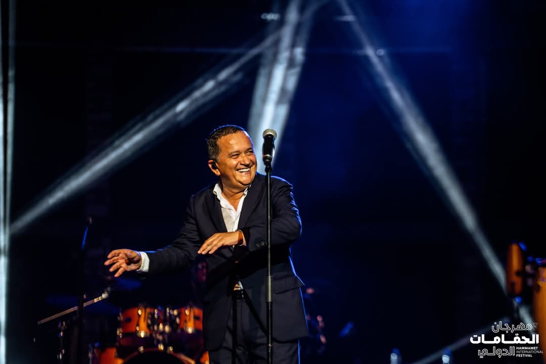 Le monument de la musique latine Yuri Buenaventura enflamme le Festival International de Hammamet