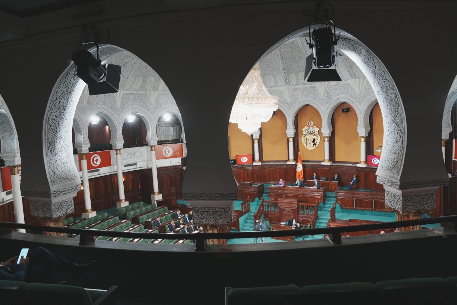البرلمان يصادق على غلق ميزانية الدولة لسنة 2021