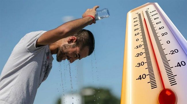 تصنيف ولايات قبلي وتوزر وقفصة في مستوى الإنذار البرتقالي، بسبب درجات الحرارة المرتفعة.