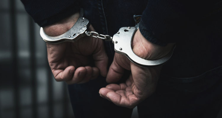   بنزرت: إلقاء القبض على 12 شخصا من دول افريقيا جنوب الصحراء بغابة "عين علي" كانوا يستعدون لإجتياز الحدود البحرية خلسة