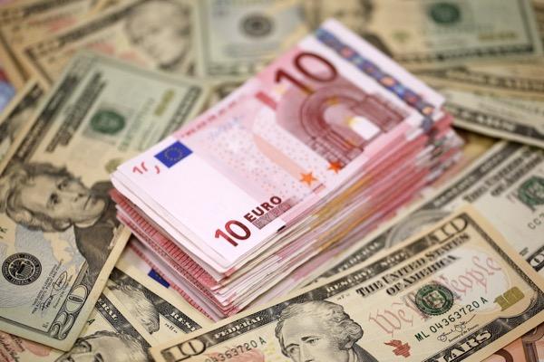 تحويلات التونسيين بالخارج وإيرادات السياحة تُحققان ميزانية تتجاوز 5,8 مليار دينار