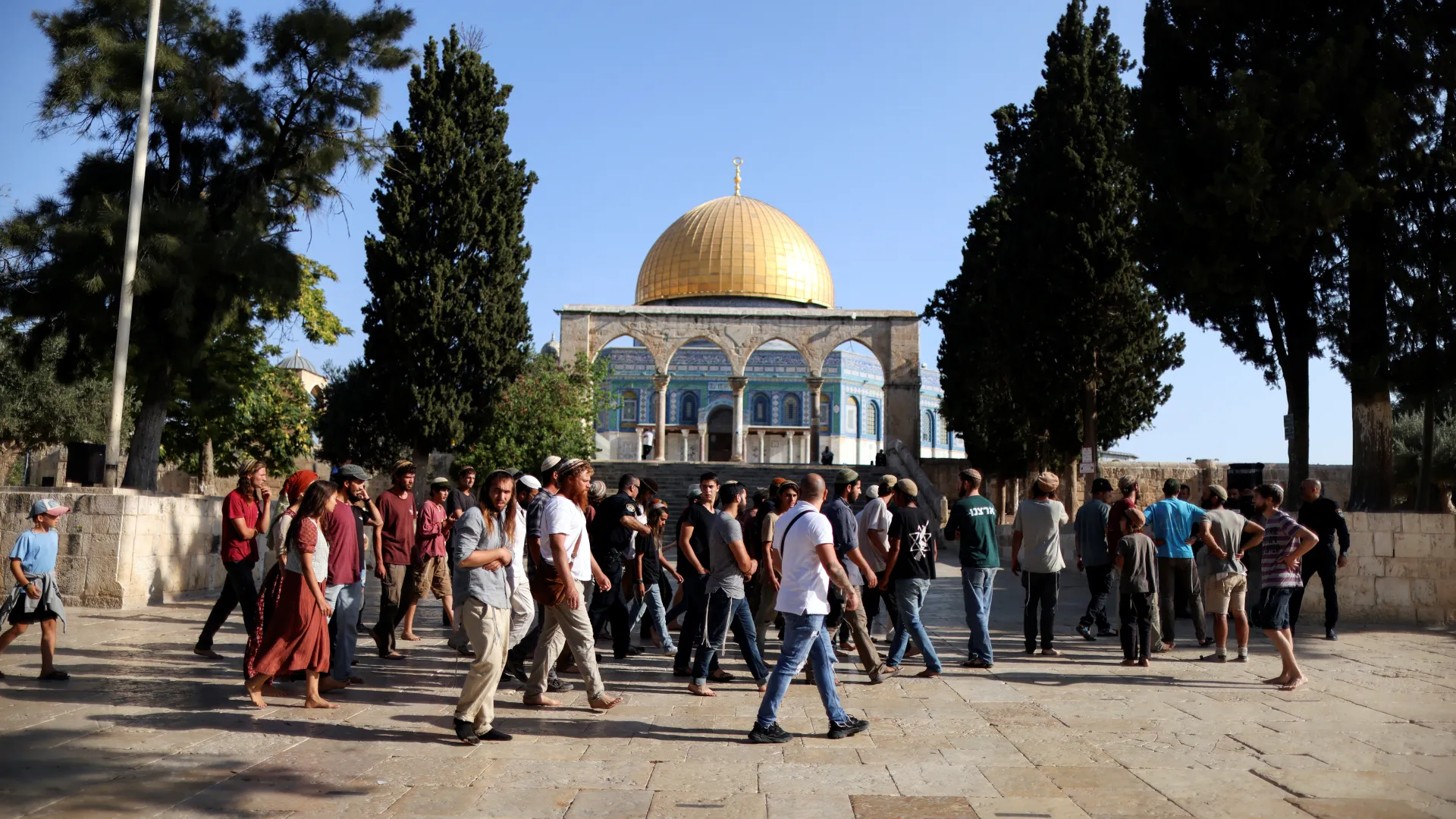 القدس: مستعمرون يقتحمون باحات المسجد الأقصى المبارك