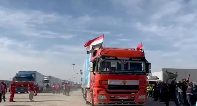 غزة: بدء دخول شاحنات المساعدات الى القطاع