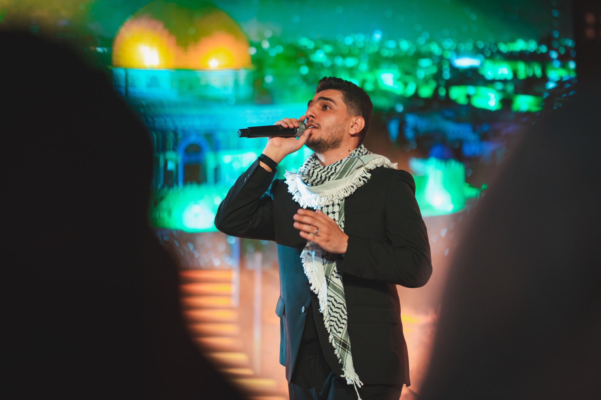 محمد عساف على ركح قرطاج.. ليلة وفاء لغزة وصرخة في وجه الصمت