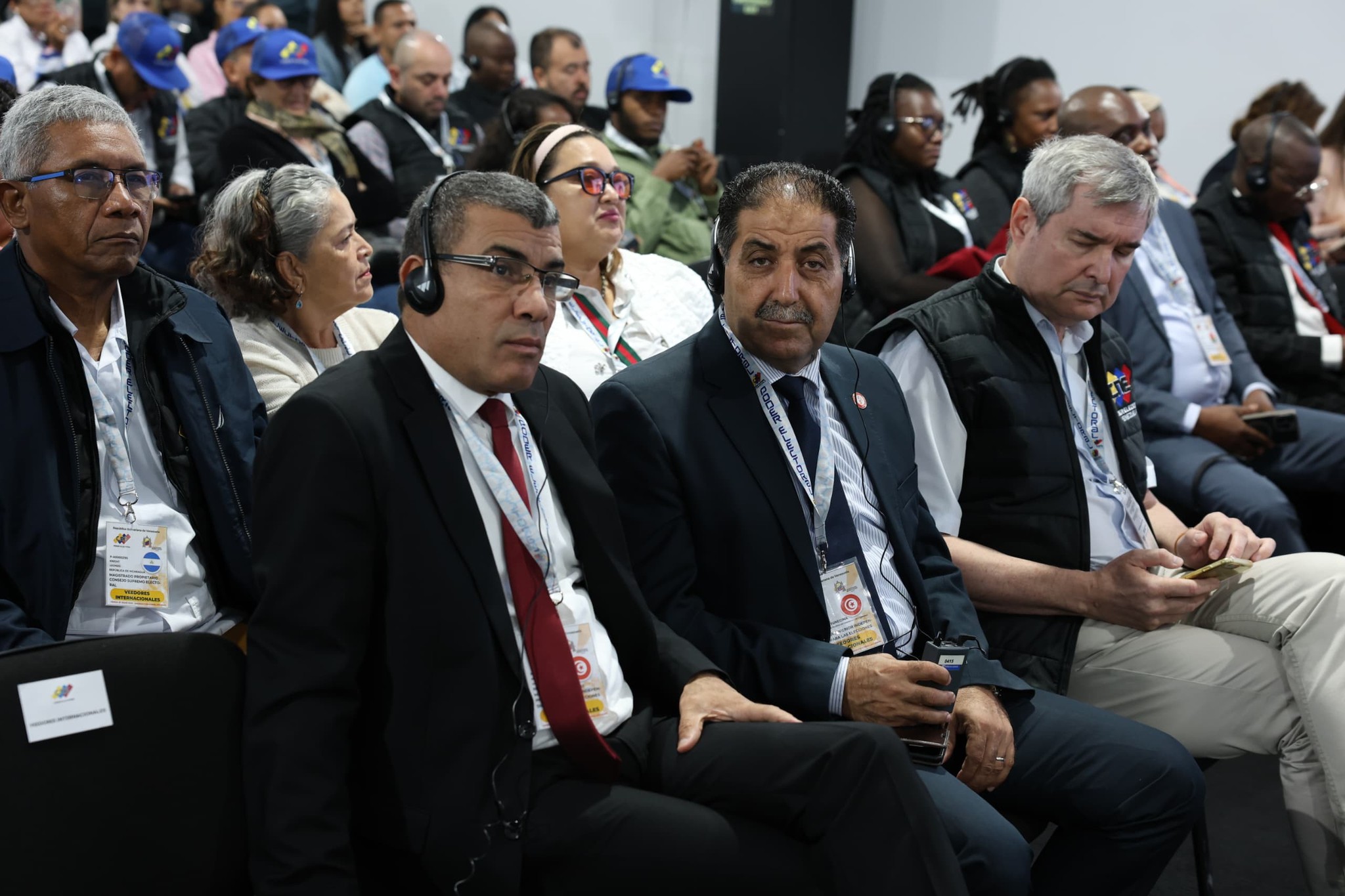 وفد من هيئة الانتخابات يشارك في ملاحظة الانتخابات البلديّة بفنزويلا