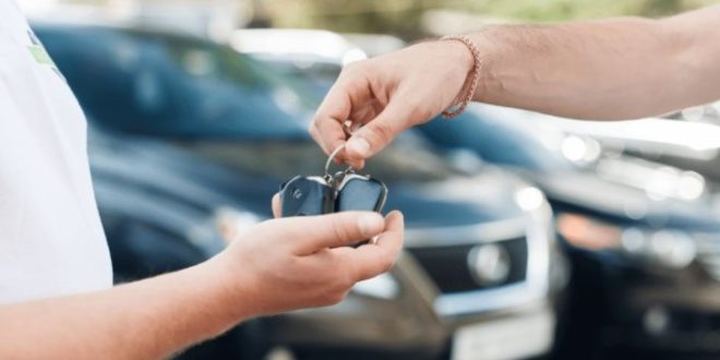 إحالة مقترح قانون يمنح التونسيين المقيمين في تونس، امتيازا استثنائيا لتوريد سيارة على أنظار لجنة المالية بمجلس النواب.
