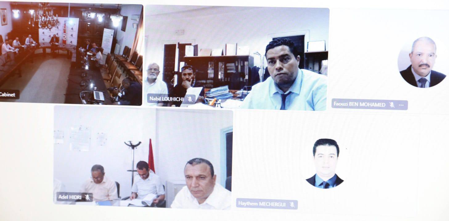  وزير التجهيز والإسكان يشدد على الرفع في نسق انجاز اشغال تهذيب الطرقات الجهوية 122 و43 و117