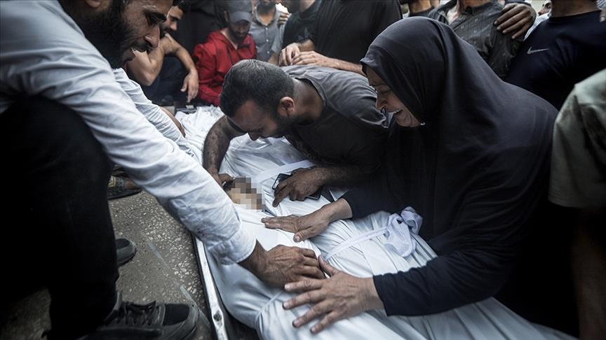 العدوان الصهيوني على غزة : استشهاد 7 فلسطينيين إثر استهداف الاحتلال لمنتظري المساعدات وسط القطاع