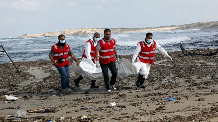وفاة 18 مهاجرا وفقد 50 بعد غرق قارب قبالة شرق ليبيا