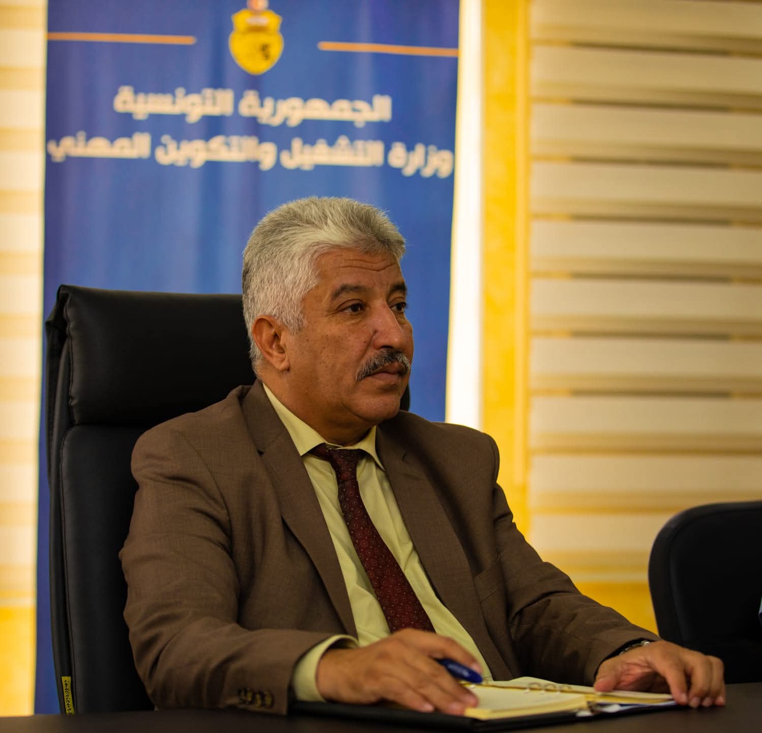  وزير التشغيل والتكوين المهني يشرف على جلسة عمل مع الجامعة التونسيّة للنسيج والملابس