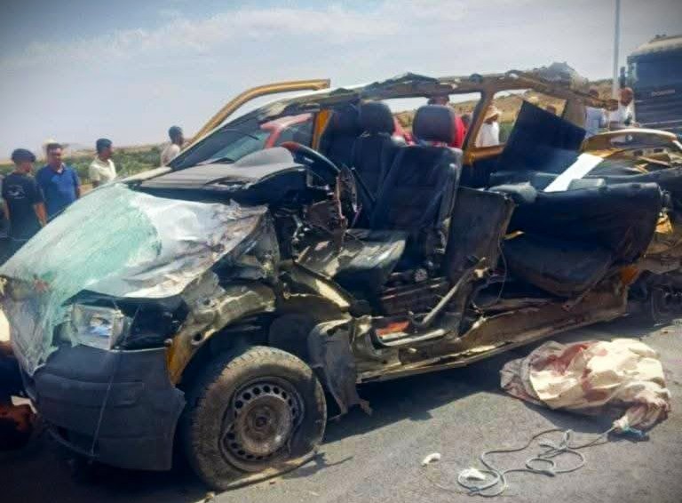 القصرين: وفاة 5 أشخاص وإصابة 4 آخرين بجروح متفاوتة في حادث مرور مرّوع بين سبيطلة وسيدي بوزيد  