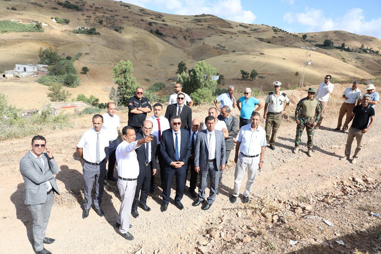 وزيرا التجهيز والأسكان وأملاك الدولة والشؤون العقارية  اثر  زيارة ميدانية لعدد من المقاطع بمنطقة بلاريجيا :  تسريع اجراءات اعادة استغلال عدد  من المقاطع   