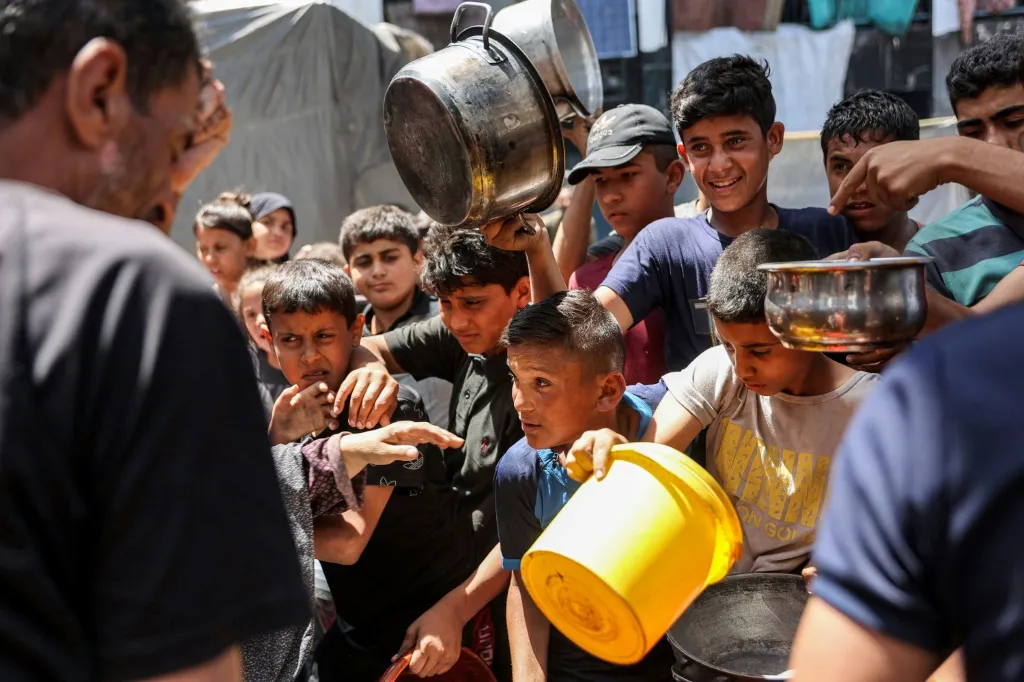 الحكومة الفلسطينية تناشد المجتمع الدولي الضغط لفتح معابر قطاع غزة