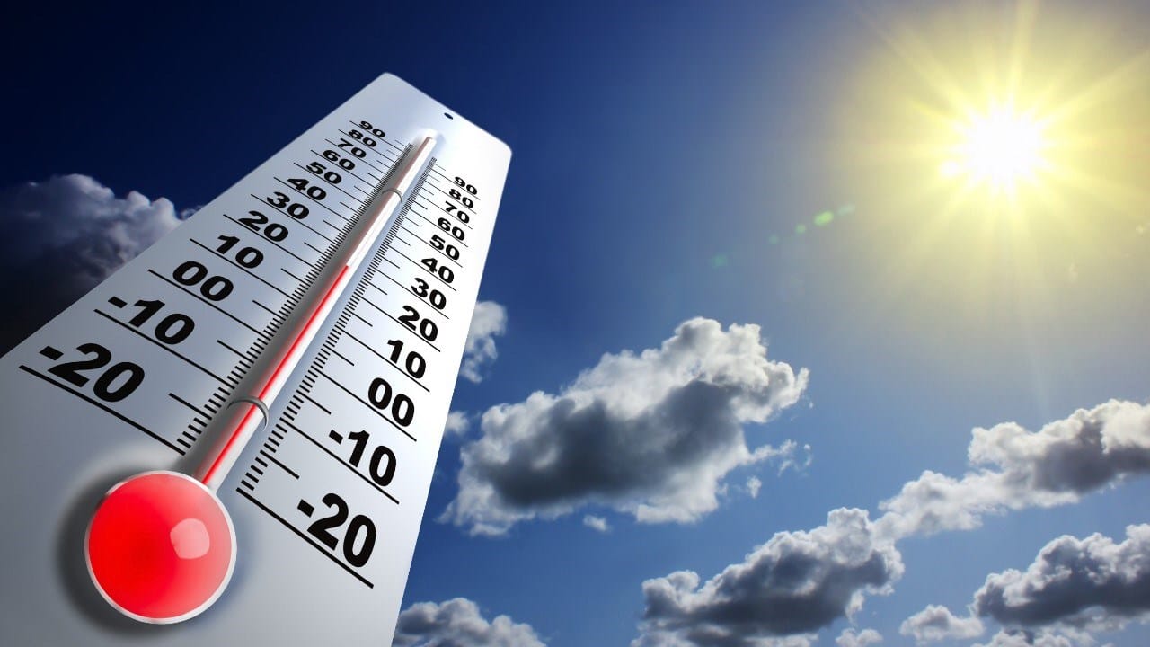 طقس اليوم: سماء صافية والبحر يكون مضطربا بخليج تونس ومتموجا ببقية السواحل