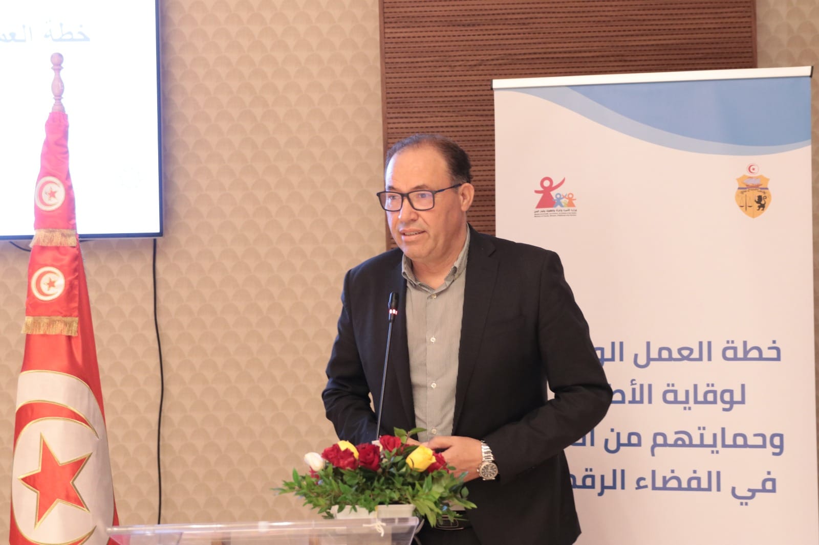 "تداول صور الأطفال على مواقع الشبكات الاجتماعية ممنوع منعا باتا دون مصادقة الولي وقاضي الأسرة"-مندوب حماية الطفولة